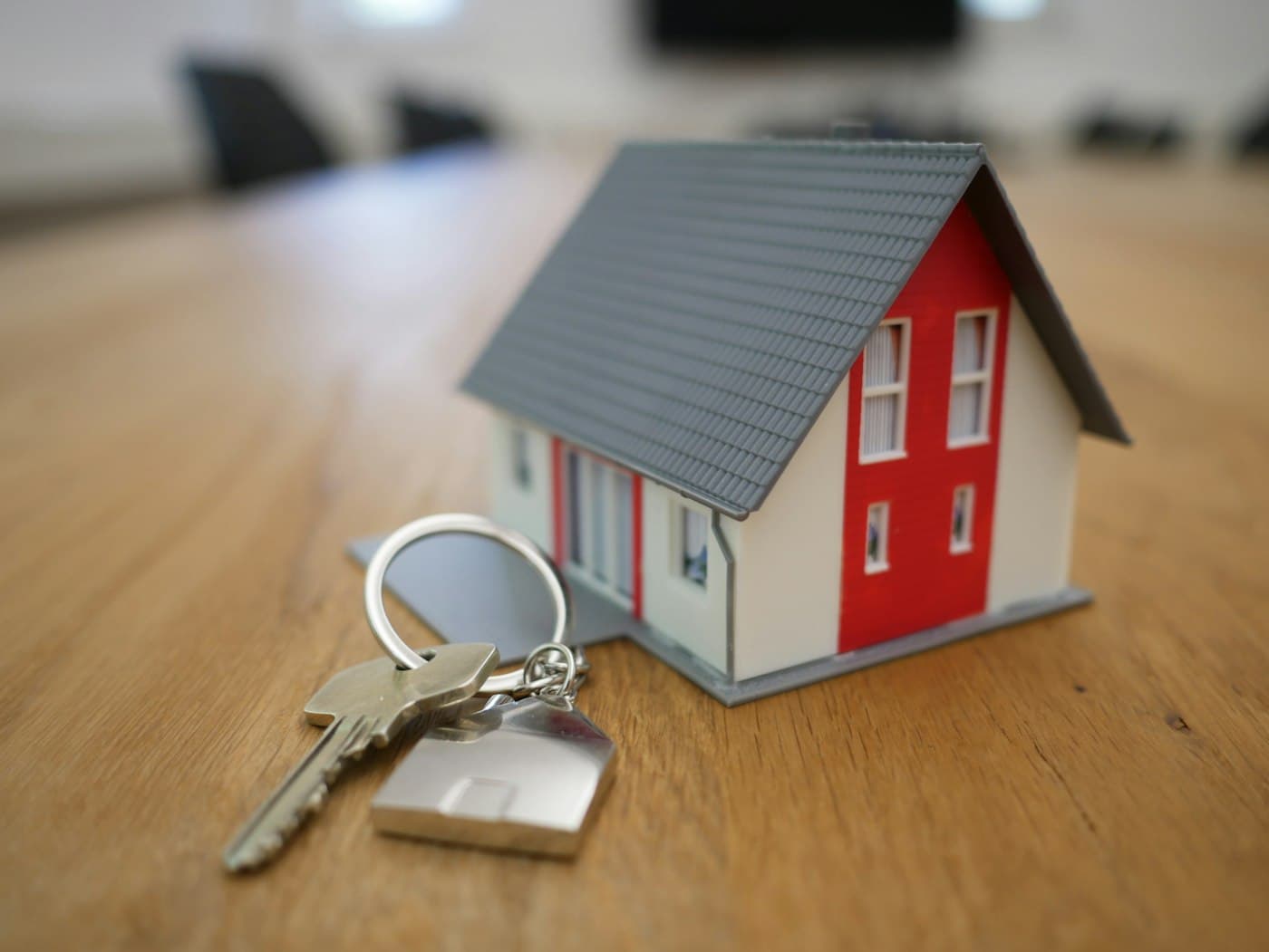 Keys and house purchase moment